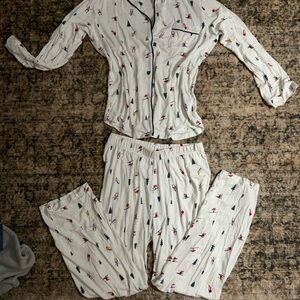 Old Navy White Pajama Set with Colorful winter print